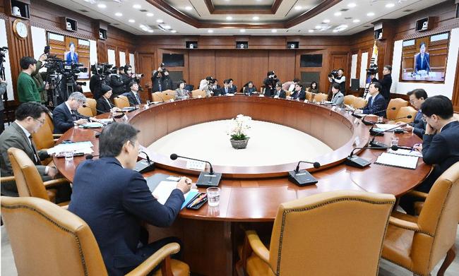 정부, 먹거리 물가 안정 총력…식품 ‘용량꼼수’ 뿌리 뽑는다